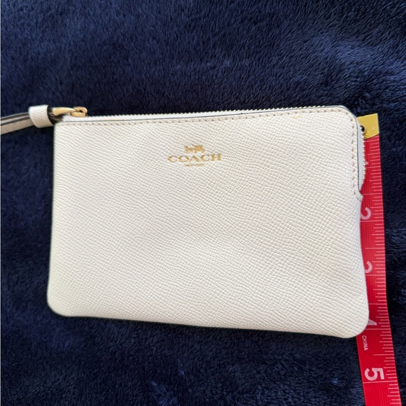NWT Coach Ivory Textured Wristlet